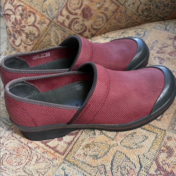 Dansko Volley Clogs Red Burgundy Leather Slip On Comfort Shoes Mules Women’s 41 - Picture 2 of 12